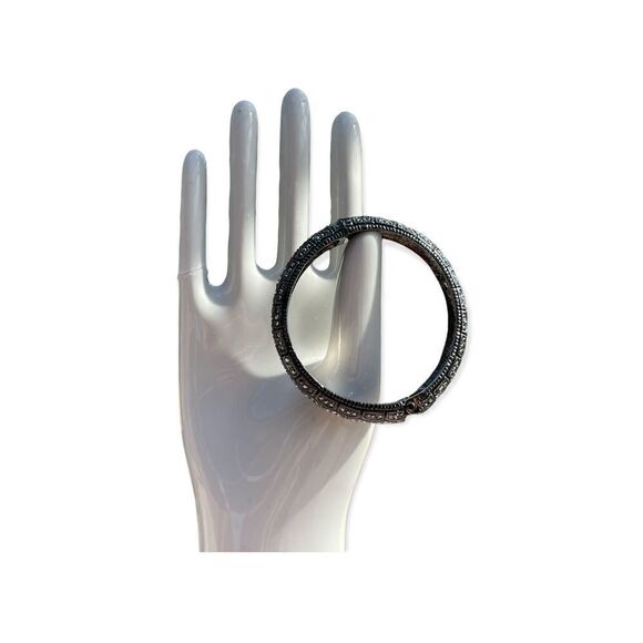 Fashion Jewelry Black Hinged Sparkle Bracelet - Picture 5 of 6